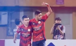 CAHN lại thắng đậm để chiếm đầu bảng V-League CAHN lại thắng đậm để chiếm đầu bảng V-League