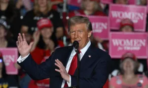 Ông Trump nói bà Harris 'nên đấu với Mike Tyson' Ông Trump nói bà Harris 'nên đấu với Mike Tyson'