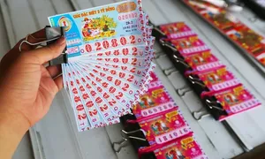 Cụ bà nghiện vé số mua hết 27 triệu, trúng 10 triệu Cụ bà nghiện vé số mua hết 27 triệu, trúng 10 triệu