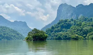 48 giờ ở hồ Ba Bể 48 giờ ở hồ Ba Bể