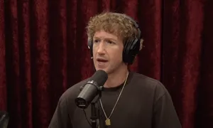 Mark Zuckerberg chê Apple 'dựa vào iPhone gần 20 năm' Mark Zuckerberg chê Apple 'dựa vào iPhone gần 20 năm'