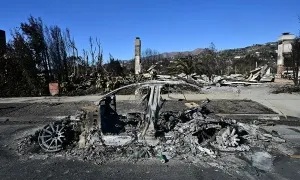 Cảnh hoang tàn vì cháy rừng ở Los Angeles