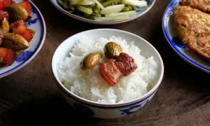 Vo gạo nấu cơm: sạch hay mất chất?