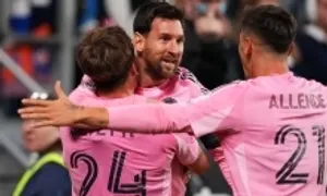 Messi ghi bàn, lập hattrick kiến tạo