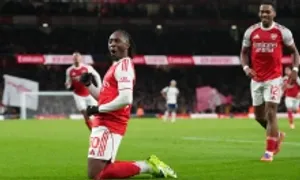 Carragher: 'Đội duy nhất có thể ngăn Arsenal vô địch là chính họ'